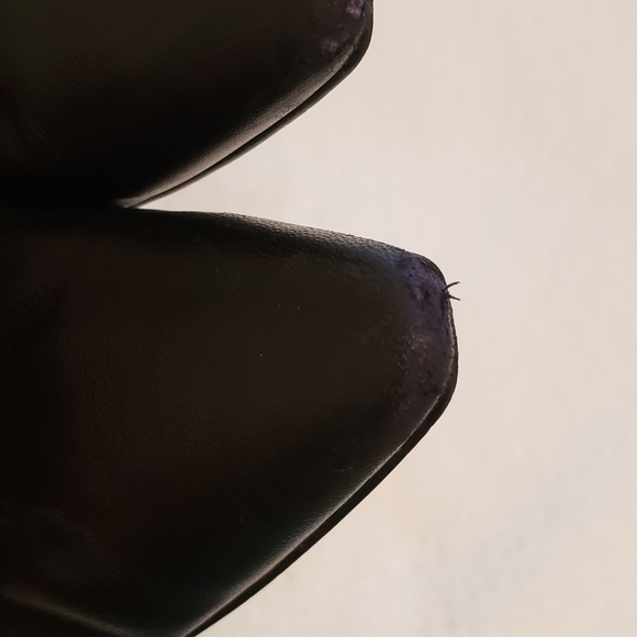 Tahari black pumps - Picture 4 of 6